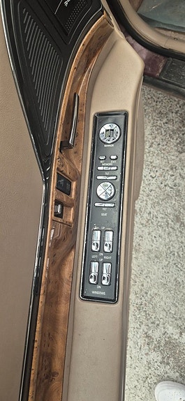 Buick Park Avenue 12 of 13