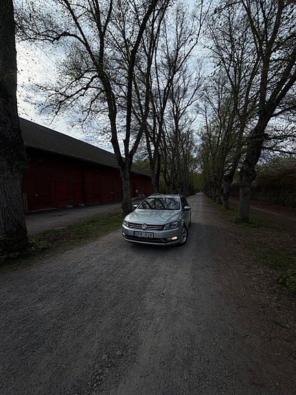 Volkswagen Passat 3 of 11