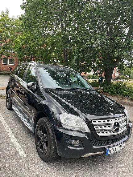 Mercedes-Benz ML350 2 of 2