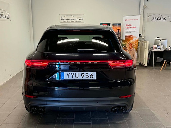 Porsche Cayenne 6 of 22
