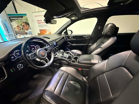 Porsche Cayenne 16 of 22