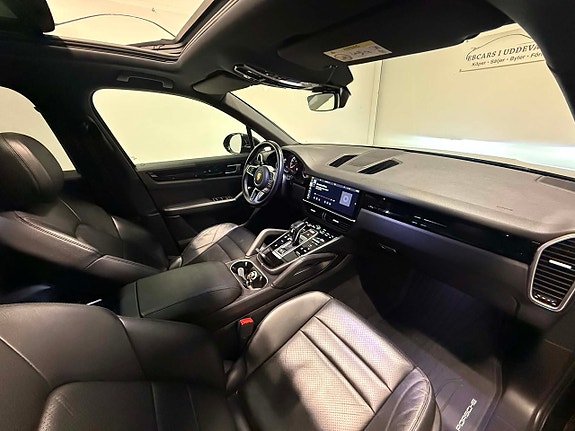 Porsche Cayenne 12 of 22