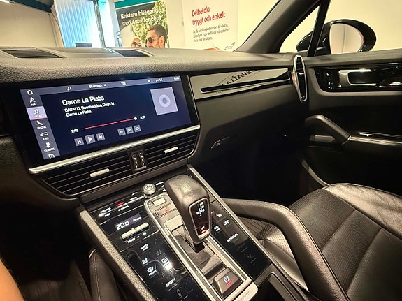 Porsche Cayenne 17 of 22