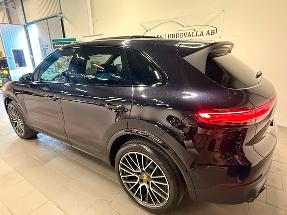 Porsche Cayenne 7 of 22