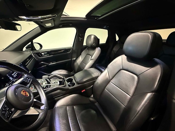 Porsche Cayenne 15 of 22