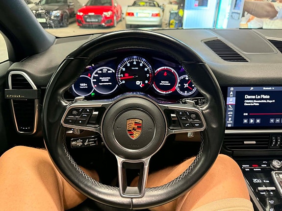 Porsche Cayenne 20 of 22