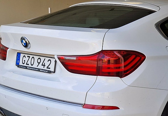 BMW 520d 3 of 5