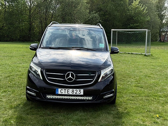 Mercedes-Benz V250 d 2 of 5