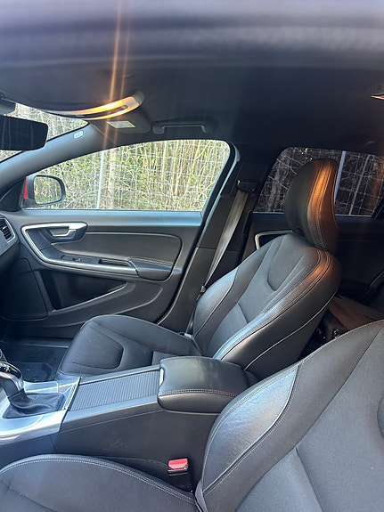 Volvo V60 4 of 5