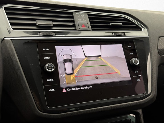 Volkswagen Tiguan 14 of 30