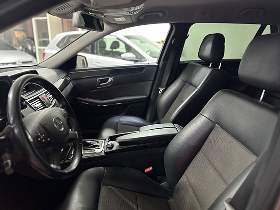 Mercedes-Benz E220 13 of 16