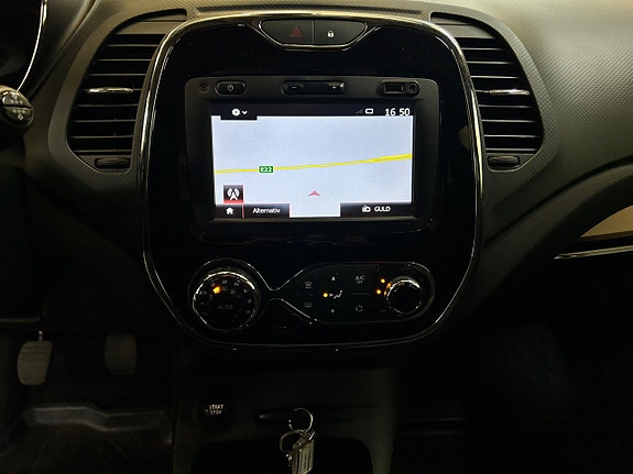 Renault Captur 11 of 16
