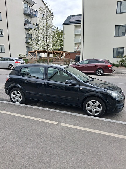 Opel Astra 2 of 5