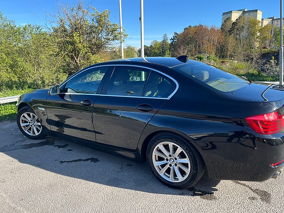 BMW 520d 2 of 5