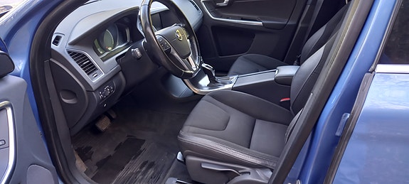 Volvo XC60 6 of 12