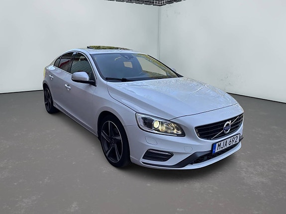 Volvo S60 2 of 5