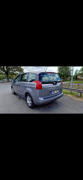 Peugeot 5008 4 of 5
