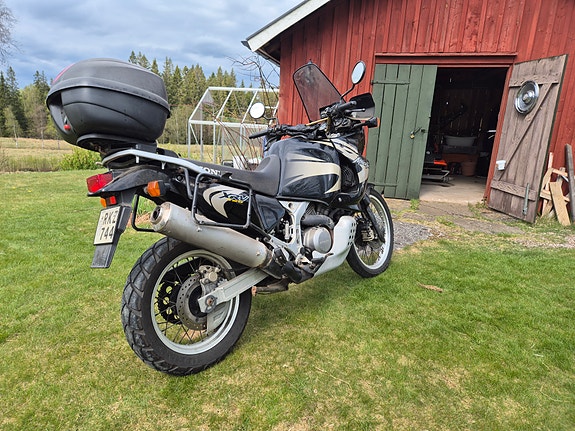 Honda XRV750 Africa Twin 4 of 5