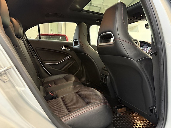 Mercedes-Benz A200 11 of 24