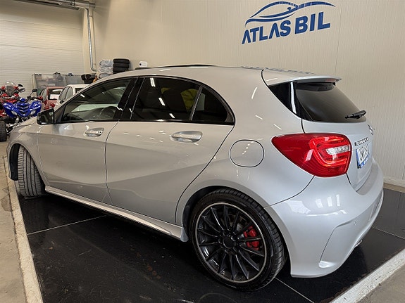 Mercedes-Benz A200 4 of 5
