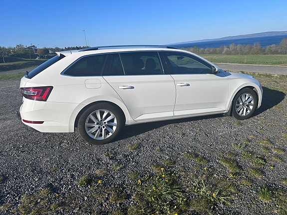 Skoda Superb 3 of 5