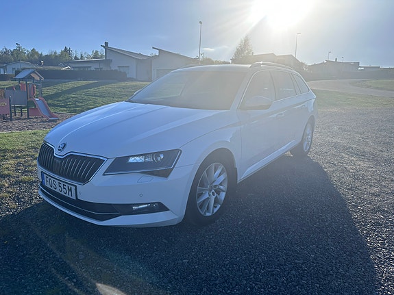 Skoda Superb 2 of 5
