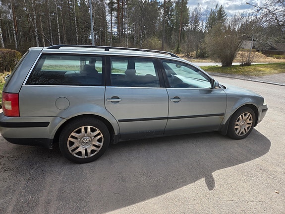 Volkswagen Passat 4 of 5