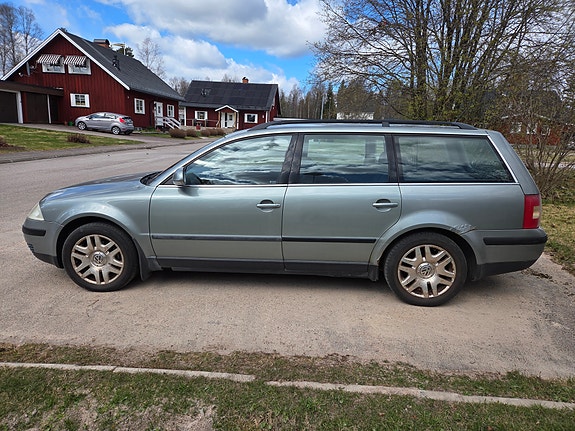 Volkswagen Passat 3 of 5