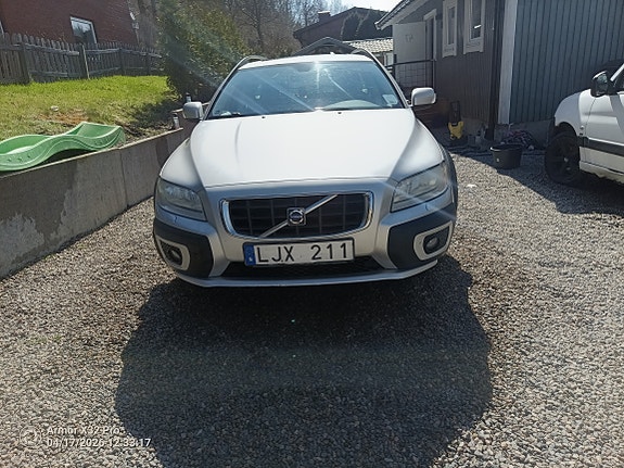 Volvo XC70 2 of 5