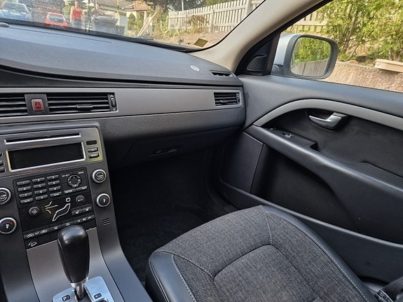 Volvo XC70 8 of 10