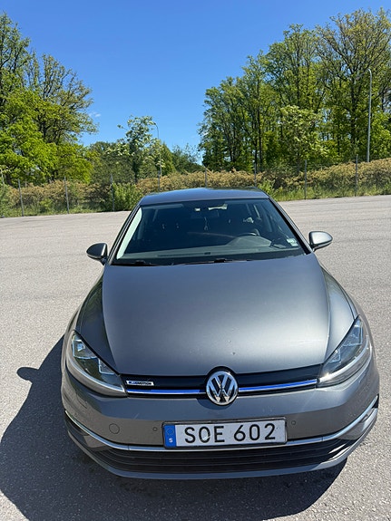 Volkswagen Golf VII 2 of 5