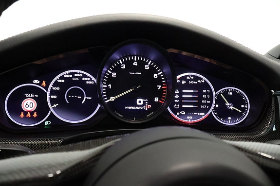 Porsche Panamera 4S 16 of 30