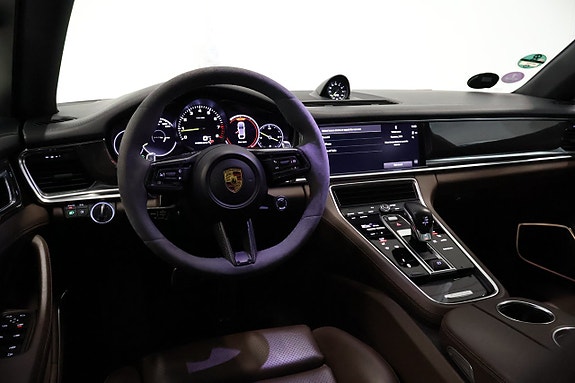 Porsche Panamera 4S 14 of 30
