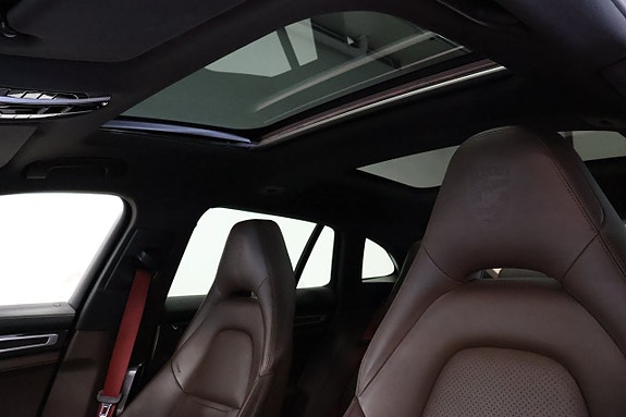 Porsche Panamera 4S 12 of 30