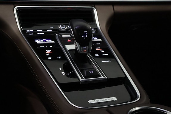 Porsche Panamera 4S 24 of 30
