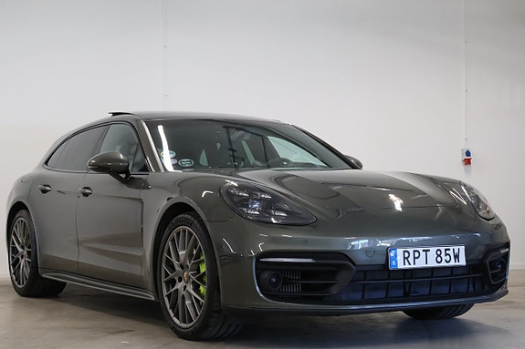 Porsche Panamera 4S 3 of 5
