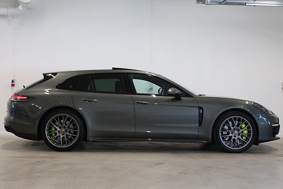 Porsche Panamera 4S 4 of 5