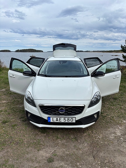 Volvo V40 Cross Country 3 of 5