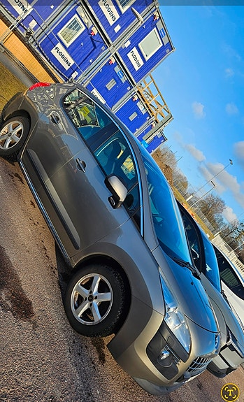 Peugeot 3008 2 of 5