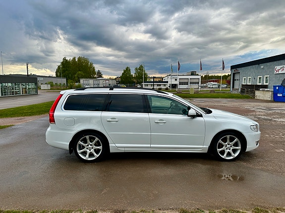 Volvo V70 4 of 5
