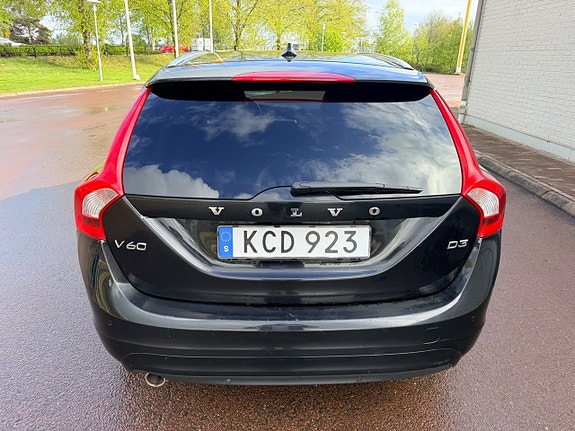 Volvo V60 4 of 5