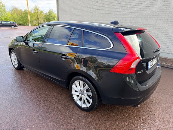 Volvo V60 3 of 5