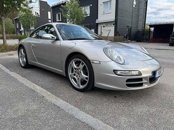 Porsche 911 Carrera 2 of 5
