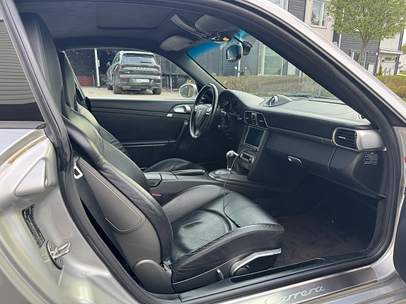 Porsche 911 Carrera 8 of 10