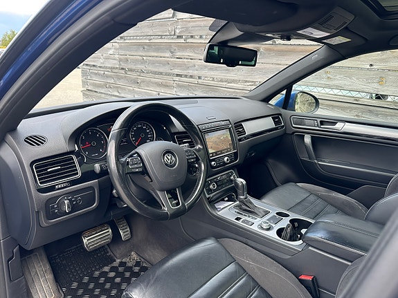 Volkswagen Touareg 4 of 7