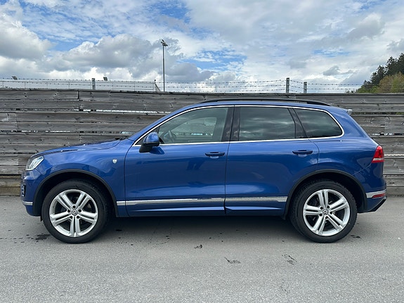 Volkswagen Touareg 2 of 7