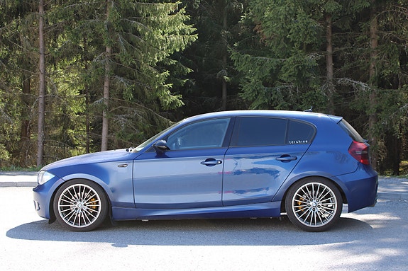 BMW 118d 2 of 5