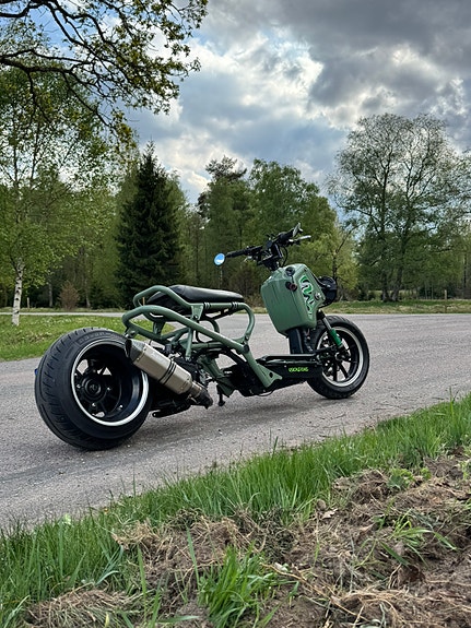 Honda Zoomer 4 of 6