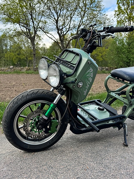 Honda Zoomer 2 of 6