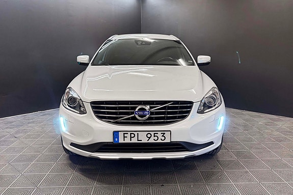 Volvo XC60 4 of 5